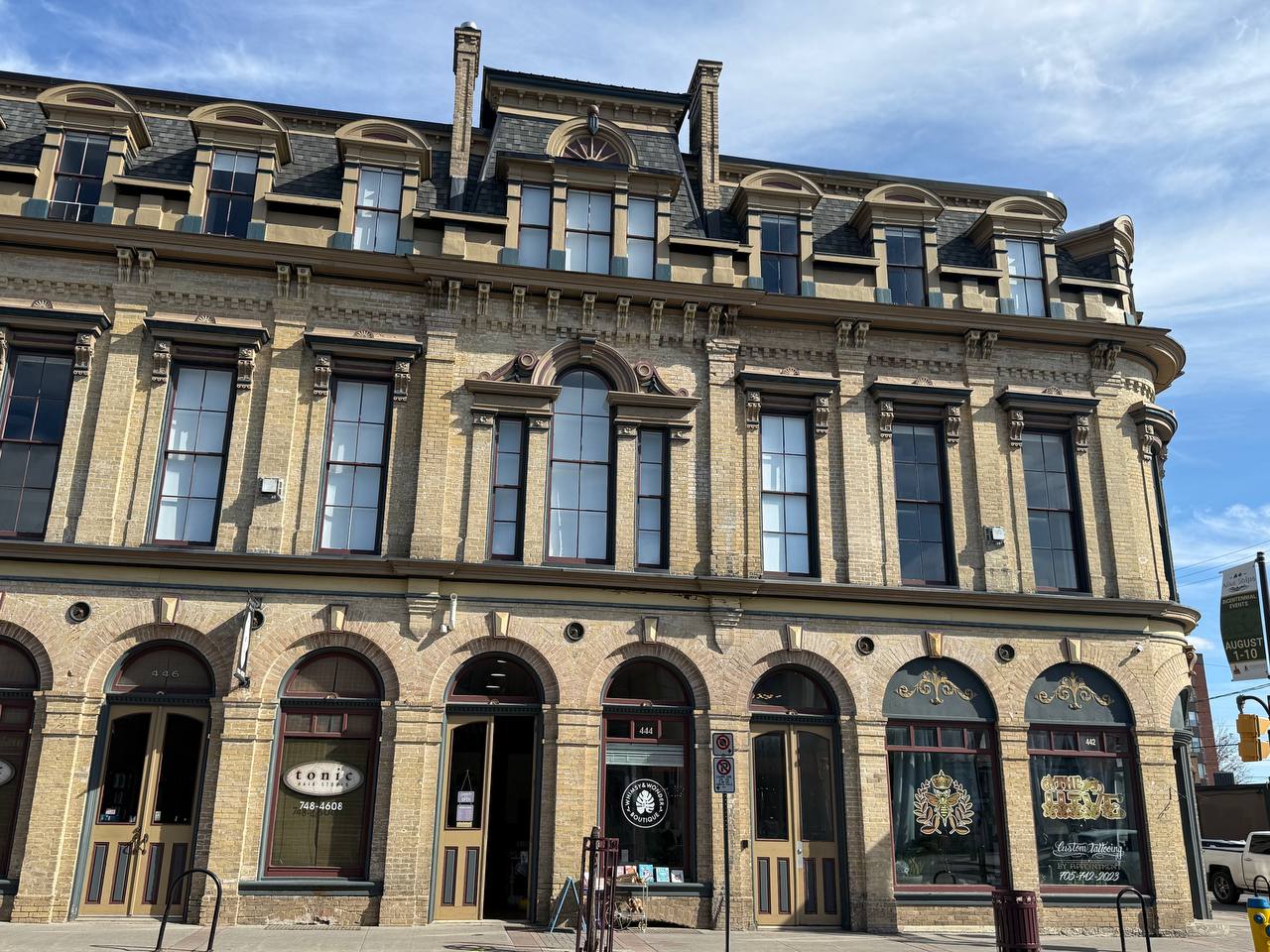 Elegant Interiors With Modern Finishes